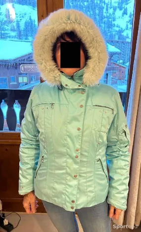 Anorak Femme d'occasion Ajouté le : 12/12/2022